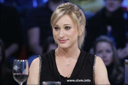 Joannie-Rochette_W.jpg